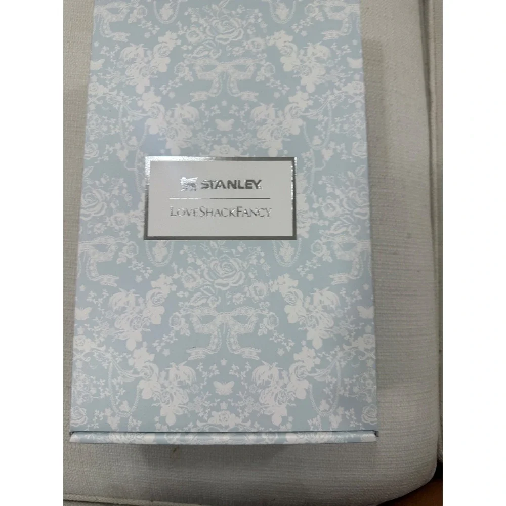 Stanley x LoveShackFancy 40oz Toscana Toile Alpine Blue Holiday Quencher Limited - Picture 6 of 6